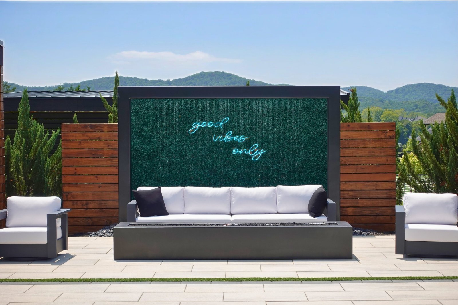Custom water feature Nashville luxury backyard