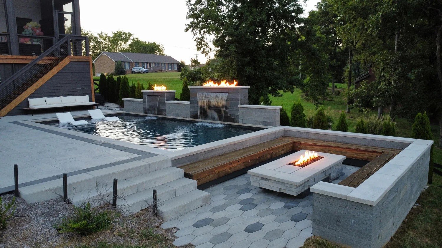Nashville pool with integrated water feature