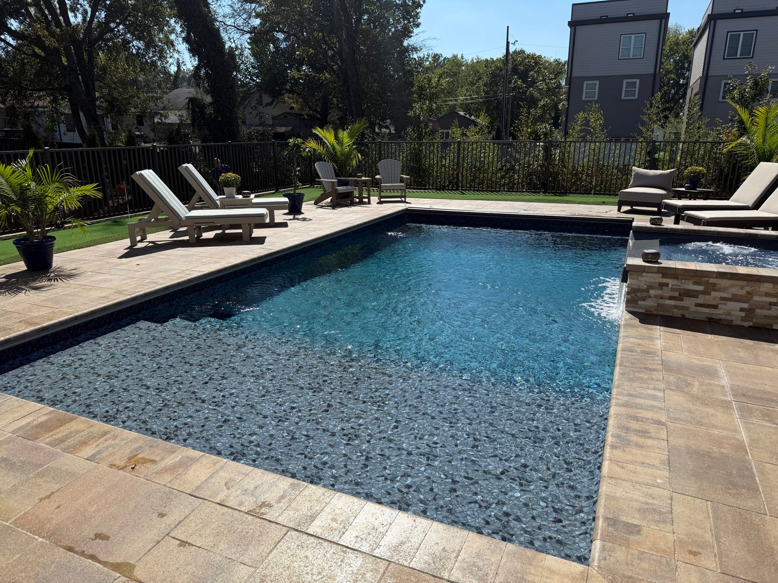 Luxury backyard vinyl swimming pool in Nashville designed by Denali Pools
